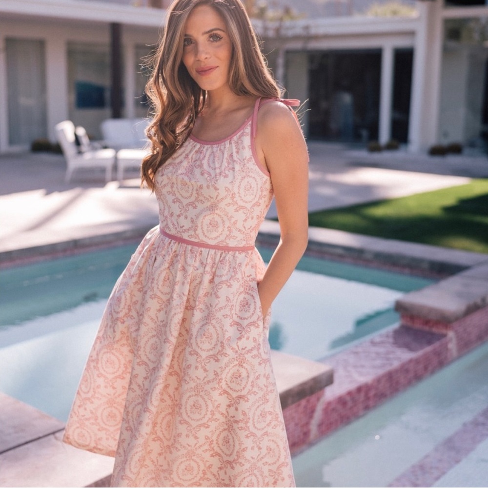 Gal Meets Glam EUC Norah size 2